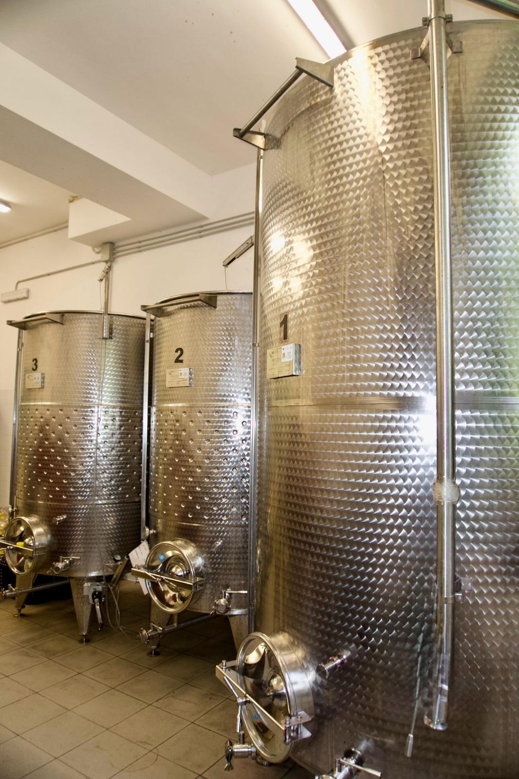 Serbatoi in acciaio nella cantina A Vincent